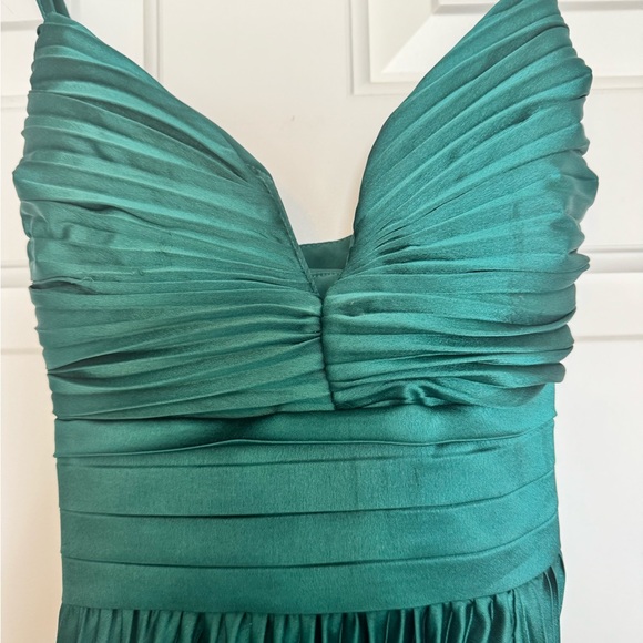 Minuet green satin dress - Picture 2 of 6